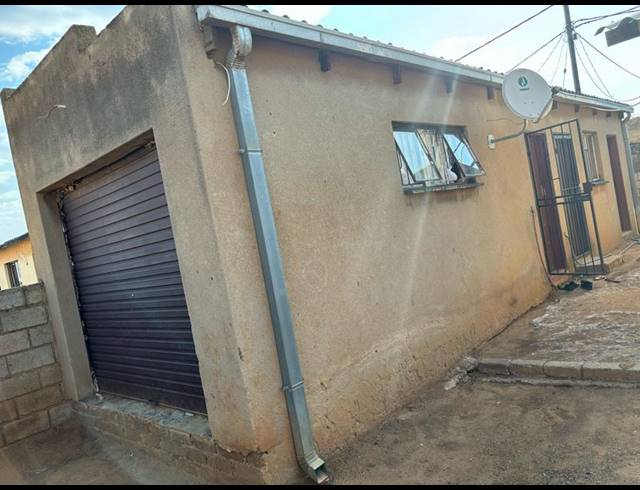 2 BEDROOM HOUSE FOR SALE IN PALM SPRINGS